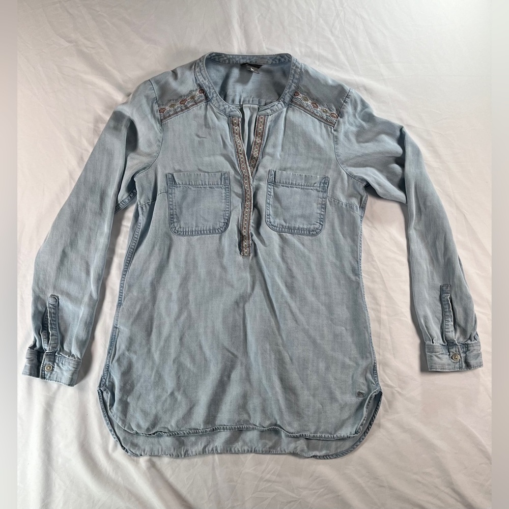 Women's Eddie Bauer Southwestern Embroidered Denim Long Sleeve Shirt Size XS
